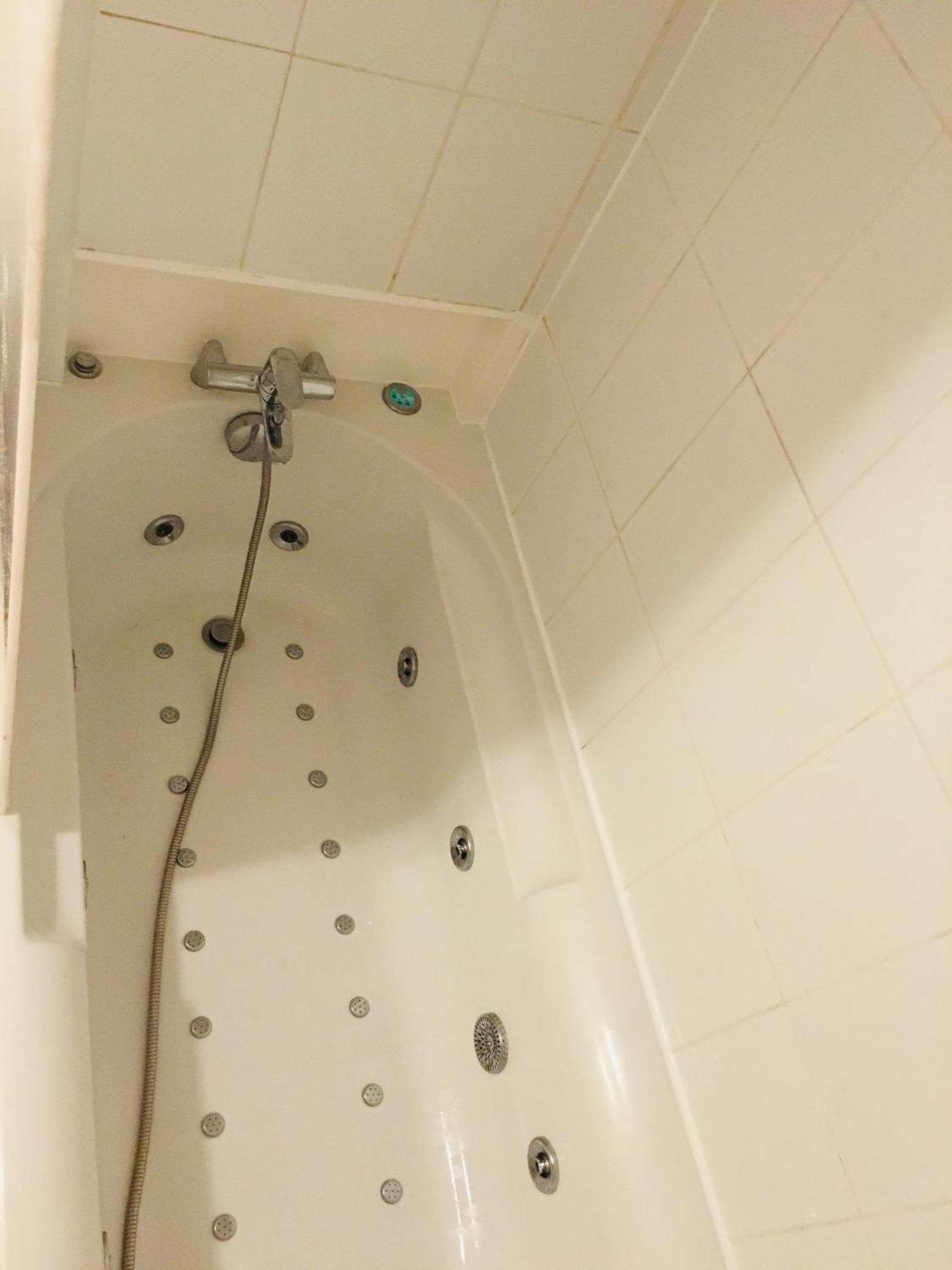 Appart Chartreux Baignoire Massante ,A 3 Minutes Du Centre En Bus! 2 Etoiles Atout France Вуарон Экстерьер фото